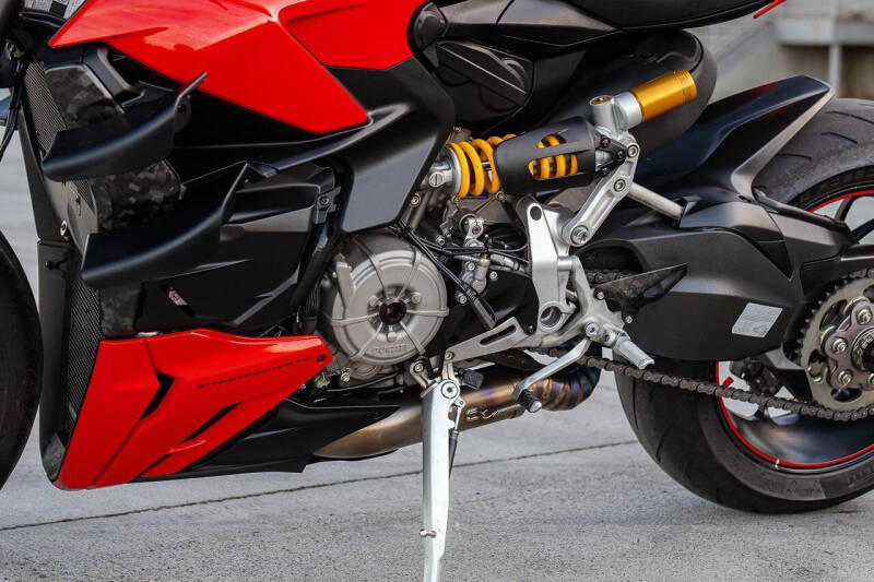 2023 Ducati Streetfighter V2
