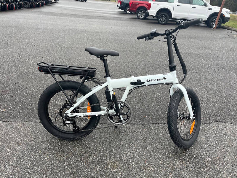 2025 Benelli E-Fold 500