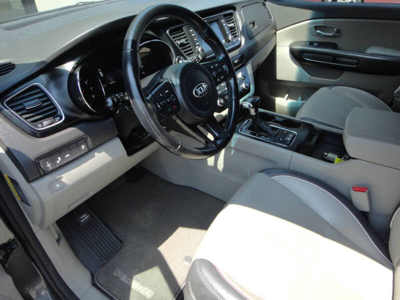 2017 Kia Sedona LX
