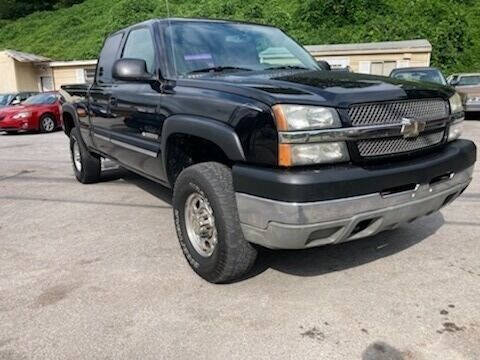 2004 Chevrolet Silverado 2500HD for sale at North Knox Auto LLC in Knoxville TN