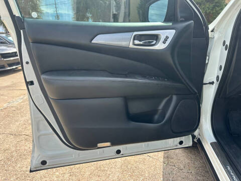 2018 Nissan Pathfinder SL