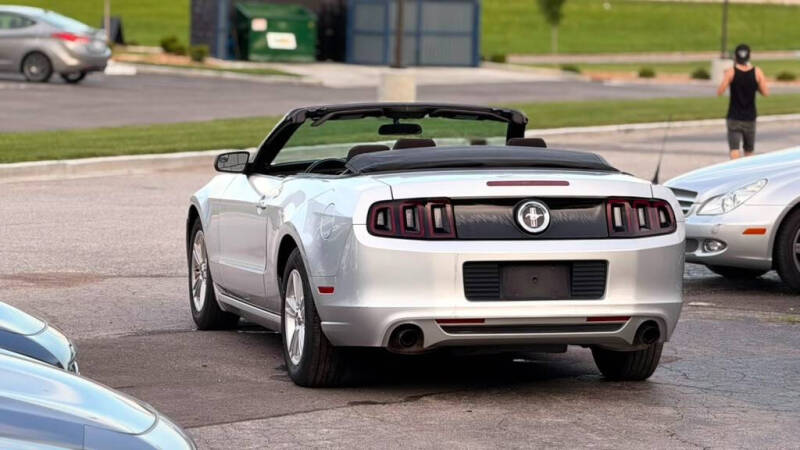 2013 Ford Mustang V6