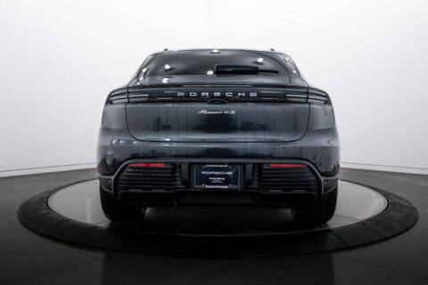 2025 Porsche Macan 4S Electric