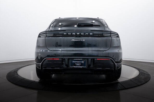 2025 Porsche Macan 4S Electric