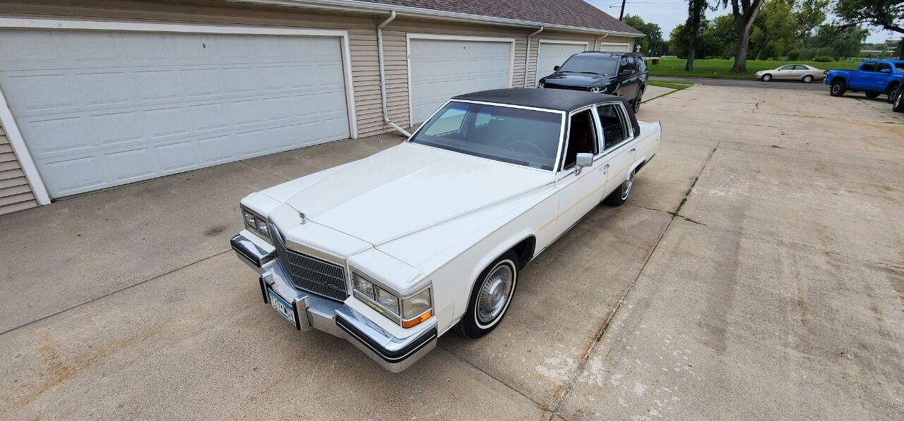 1984 Cadillac Fleetwood Brougham 10