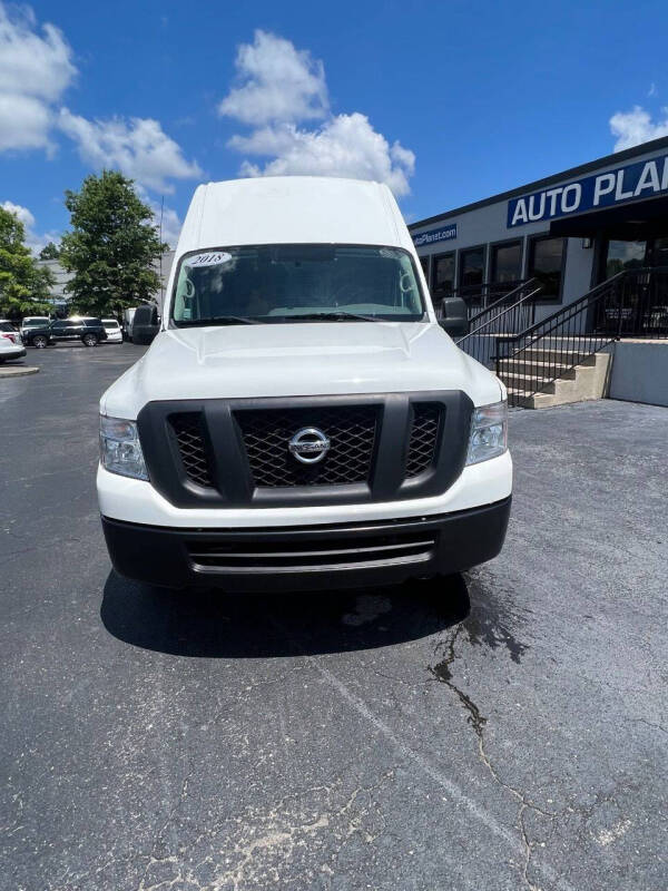 2018 Nissan NV Cargo SV photo 2