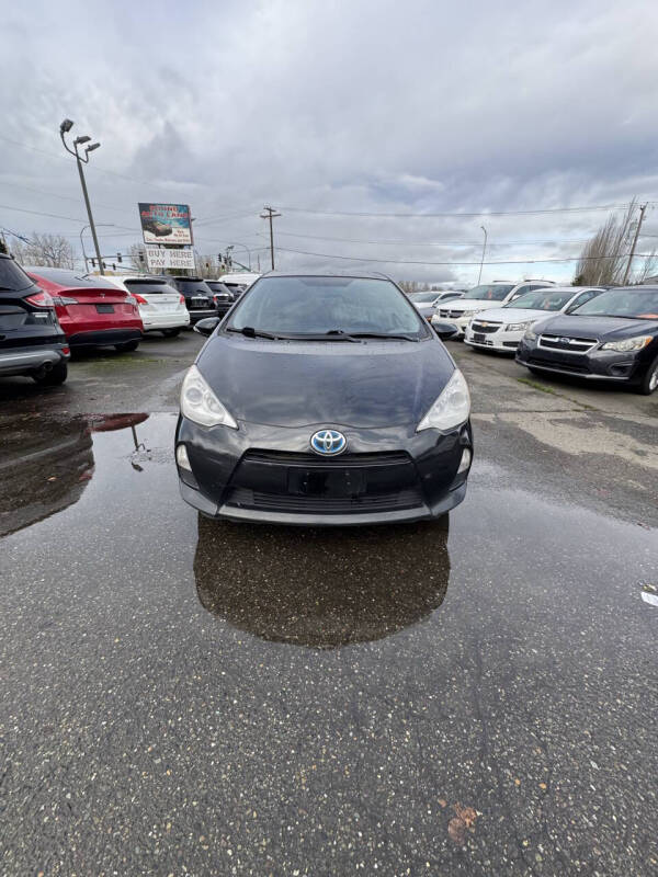 2015 Toyota Prius c Two