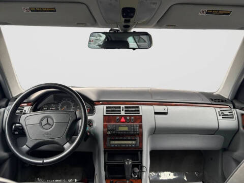 1999 Mercedes-Benz E-Class E 320