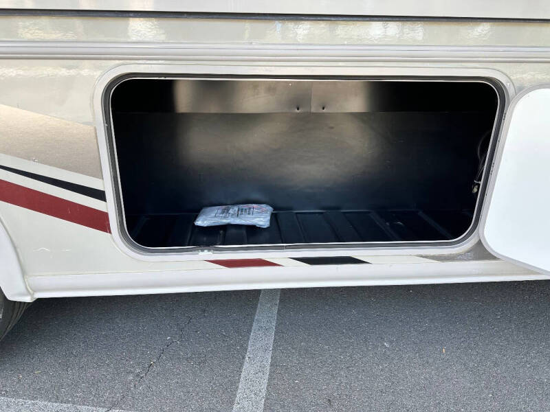 2020 Winnebago Intent 28y