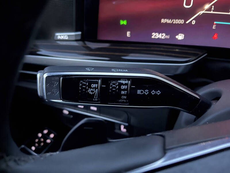 2025 Cadillac Escalade Luxury