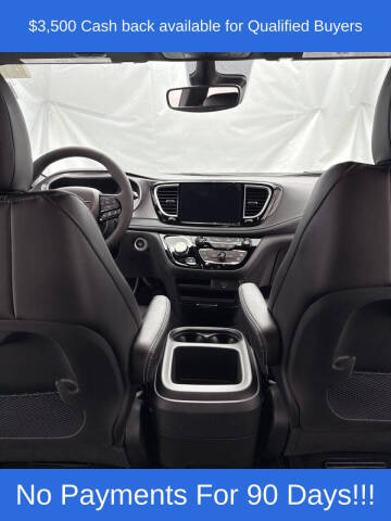 2026 Chrysler Pacifica Select