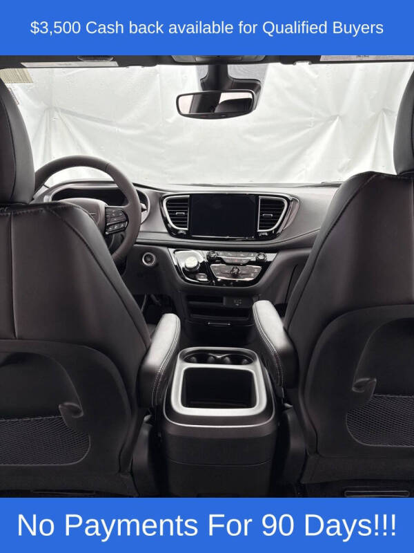 2026 Chrysler Pacifica Select