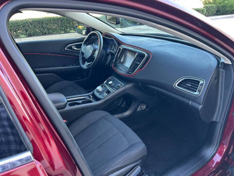 2016 Chrysler 200 Limited