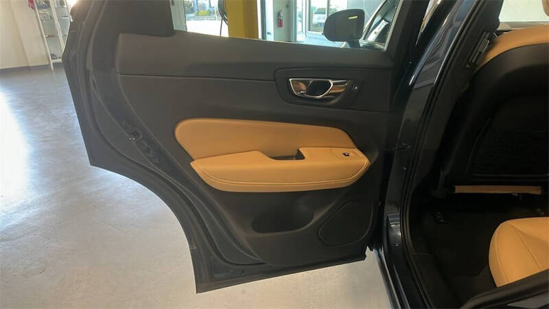 2020 Volvo XC60 T5 Momentum