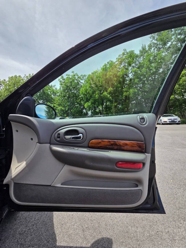 2004 Chrysler 300M