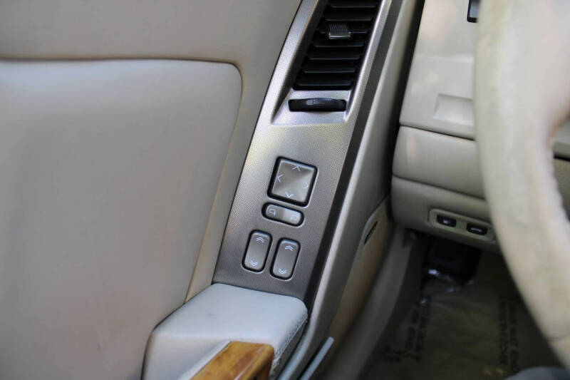 2005 Cadillac XLR