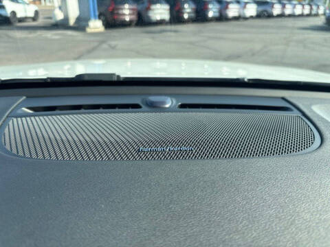 2024 Volvo XC40 B5 Plus Bright Theme