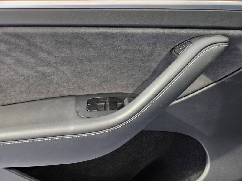 2025 Tesla Model Y Long Range
