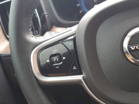 2022 Volvo XC60 B5 Inscription