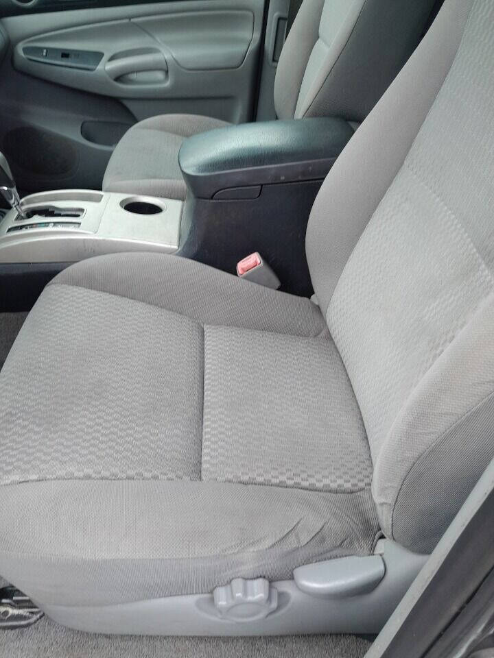 2013 TOYOTA Tacoma Pickup - $9,950