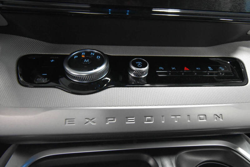 2026 Ford Expedition MAX Active