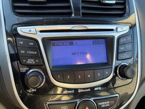 2013 Hyundai Accent SE