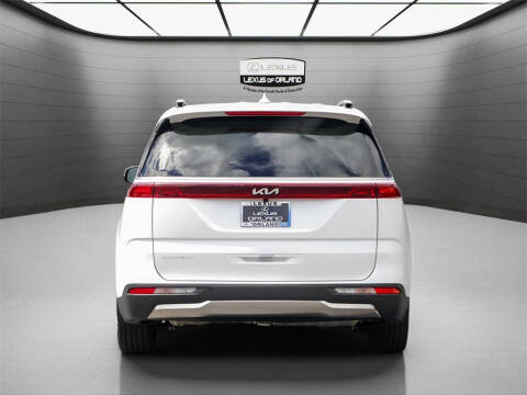 2024 Kia Carnival SX