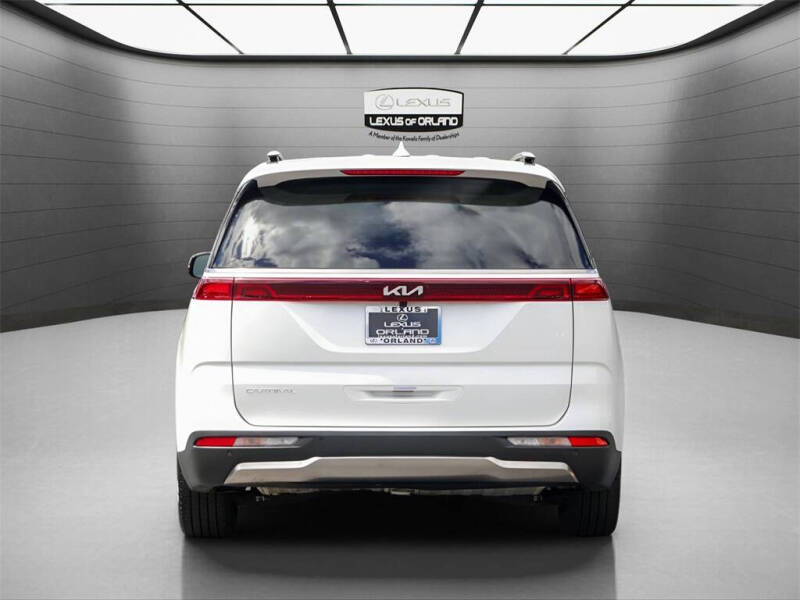 2024 Kia Carnival SX