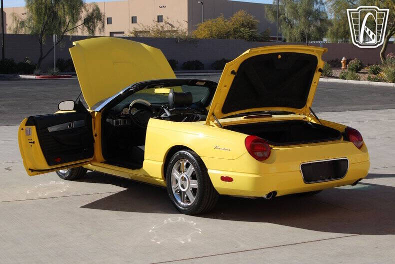 2004 Ford Thunderbird Deluxe