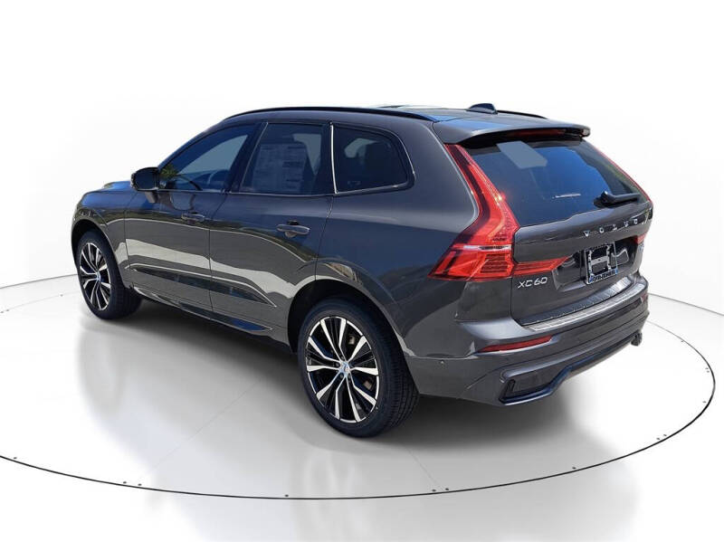 2025 Volvo XC60 B5 Plus Dark Theme