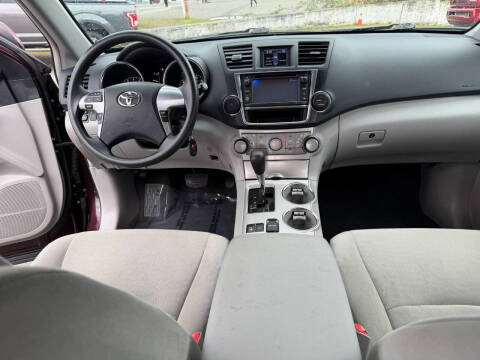 2013 Toyota Highlander Plus