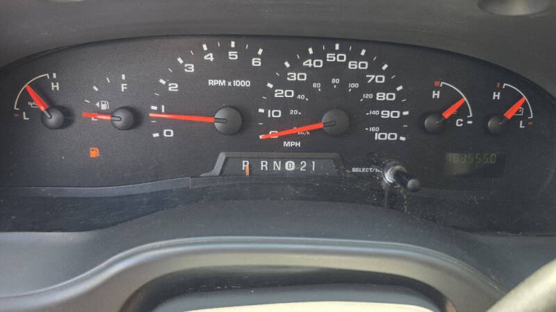 2004 Ford E-Series E-150 XLT