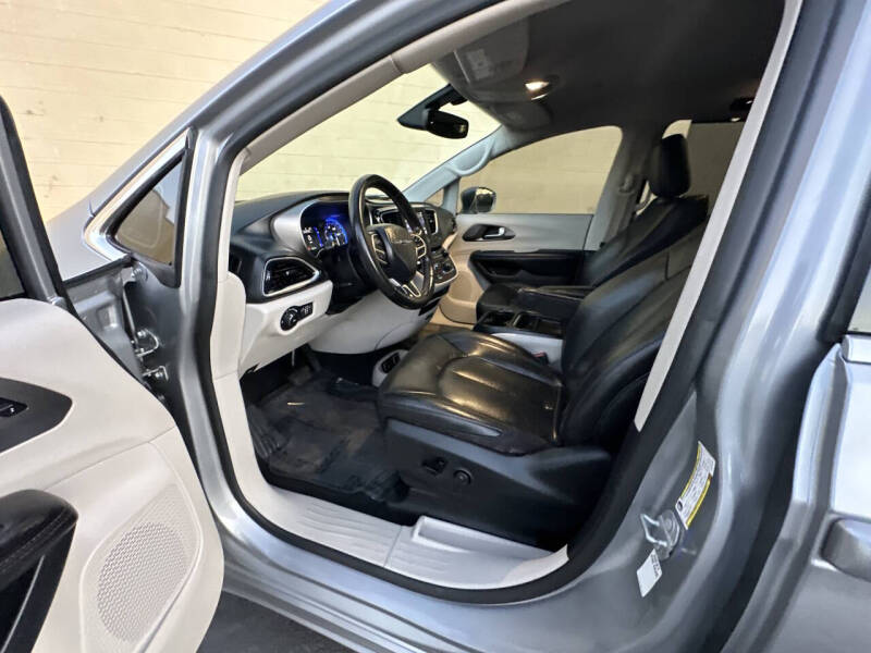 2020 Chrysler Pacifica Touring L