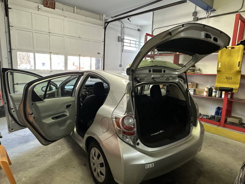 2014 Toyota Prius c Two