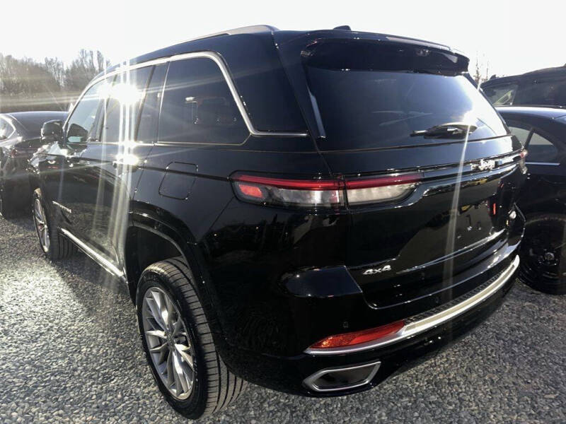 2022 Jeep Grand Cherokee Summit