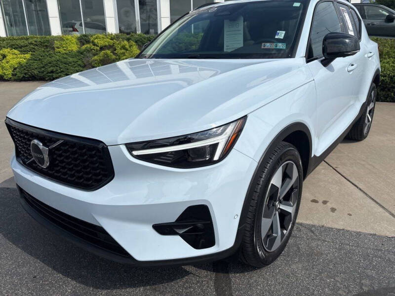 2026 Volvo XC40 B5 Plus