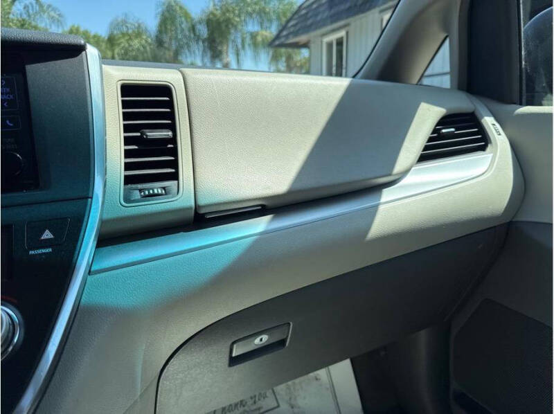 2016 Toyota Sienna