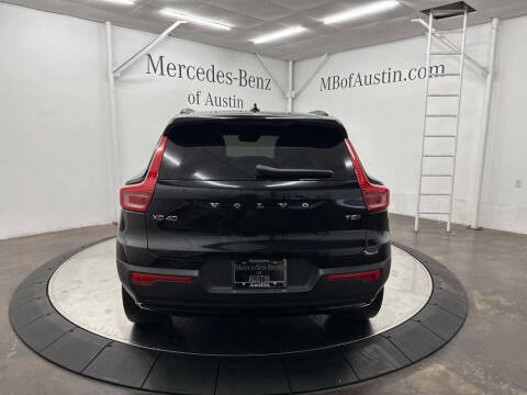 2022 Volvo XC40 T5 R-Design