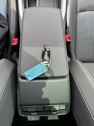 2022 Audi e-tron quattro Premium