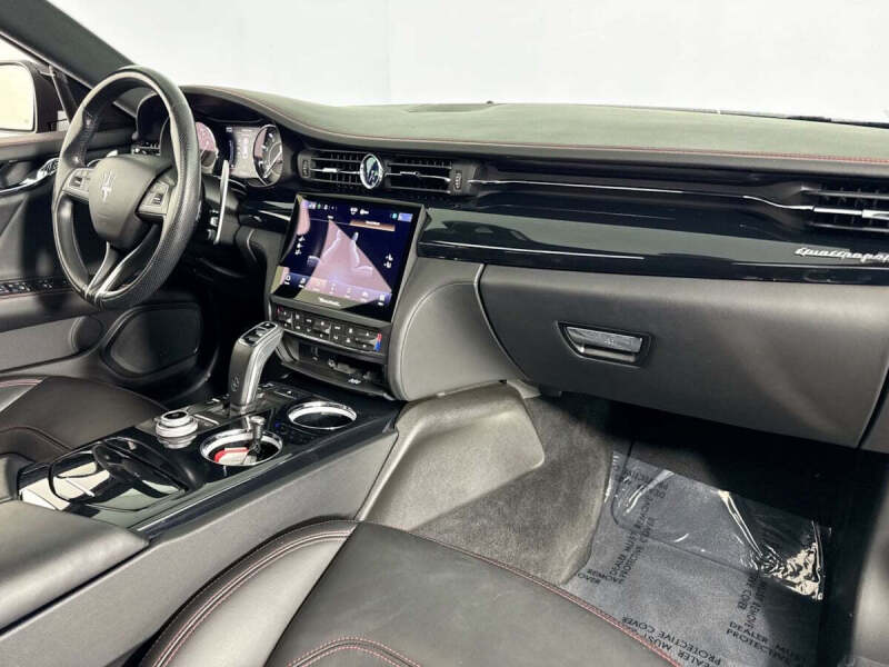 2023 Maserati Quattroporte Modena Q4