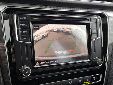 2017 Volkswagen Passat 1.8T SEL Premium