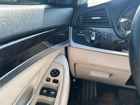 2012 BMW 5 Series 528i