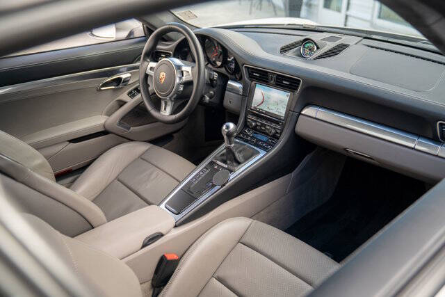 2012 Porsche 911 6