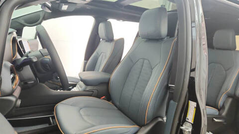2027 Chrysler Pacifica Pinnacle