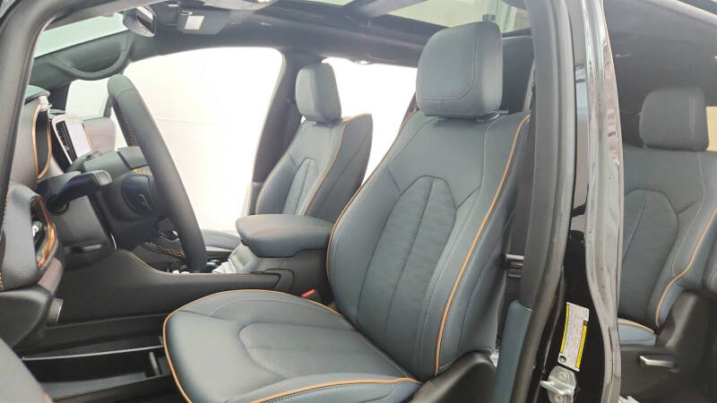 2027 Chrysler Pacifica Pinnacle