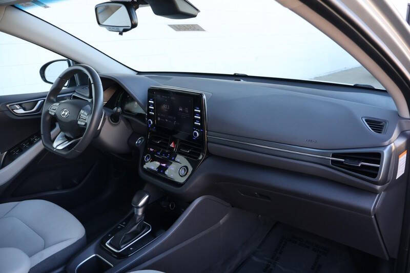 2021 Hyundai Ioniq Hybrid SE