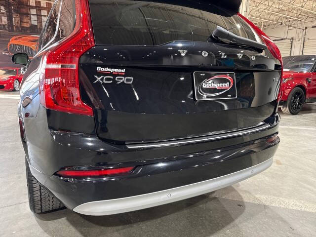 2022 Volvo XC90 T5 Momentum