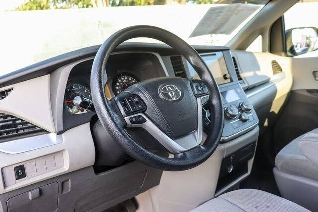 2016 Toyota Sienna L 7-Passenger