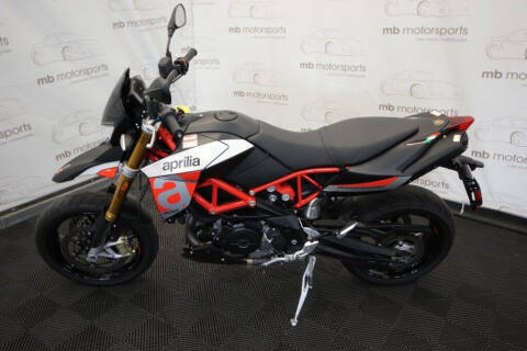 2018 Aprilia Dorsoduro 900