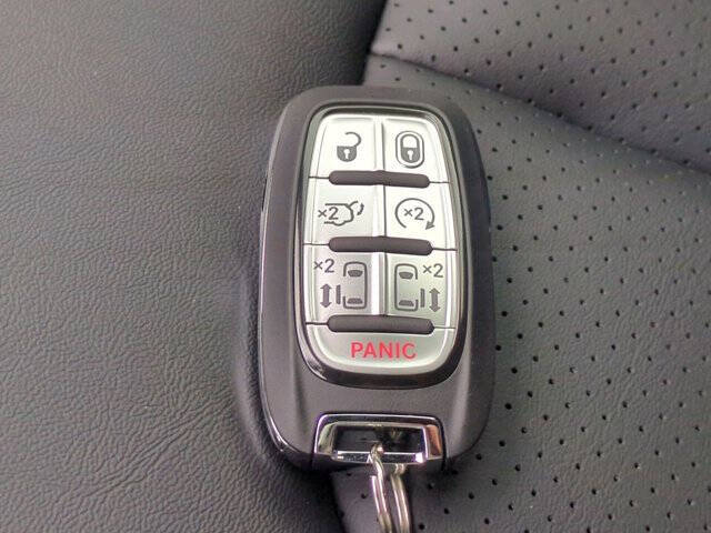 2026 Chrysler Voyager LX